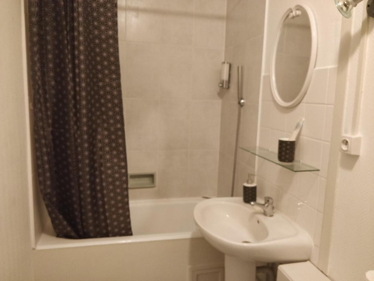 Apartament Le Chicago 4 Pers Centre Ville Wifi Parking Tram Clermont-Ferrand Zewnętrze zdjęcie